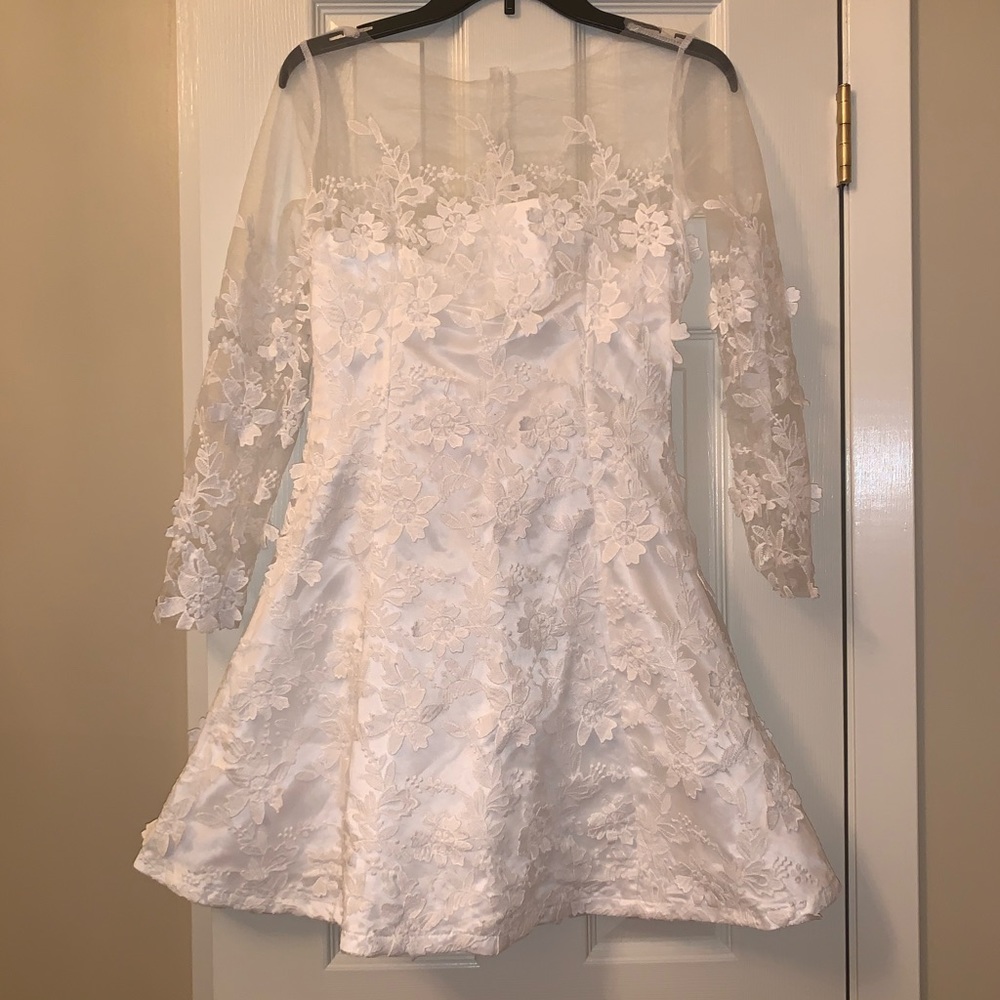 NWT CHICWISH ILLUSION 3D LACE WHITE DRESS